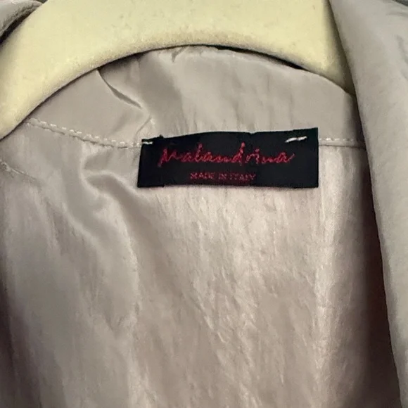 Italian Tan Trench Coat - Picture 4 of 8